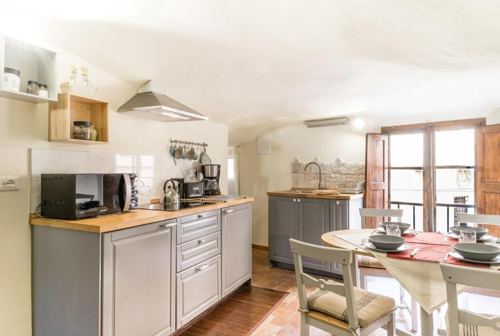 لوكا Lyon Apartment Anfiteatro Square, المظهر الخارجي الصورة