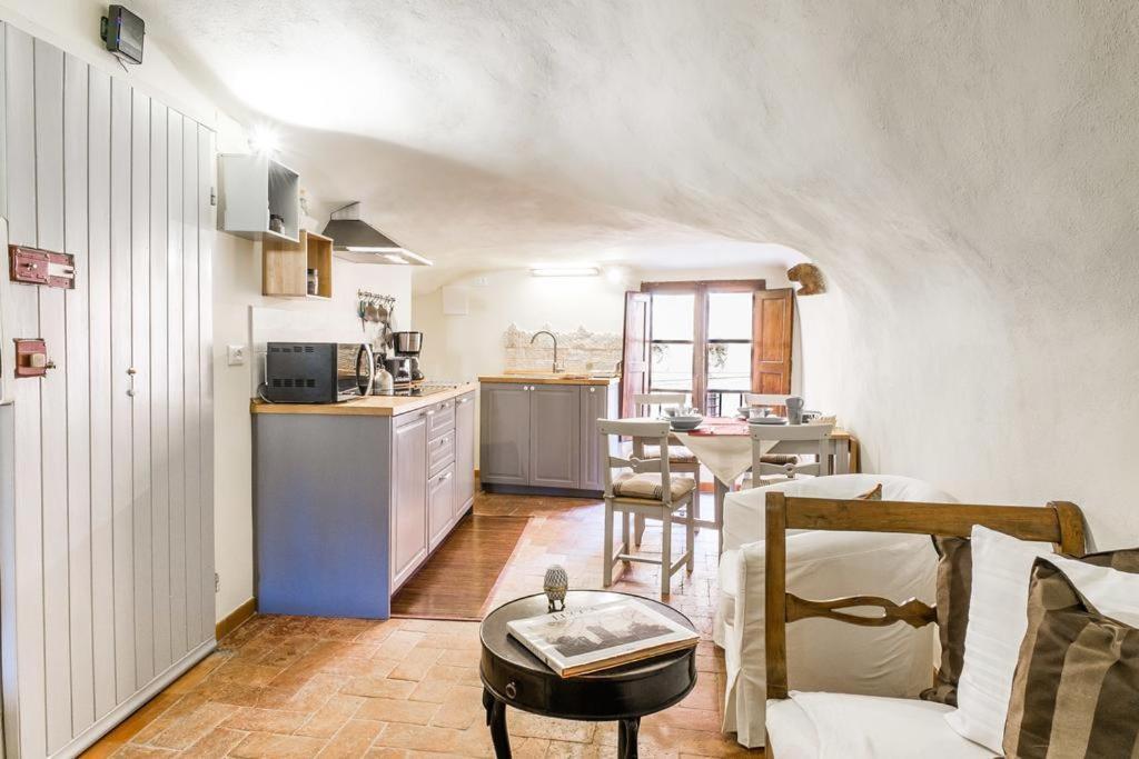 لوكا Lyon Apartment Anfiteatro Square, المظهر الخارجي الصورة
