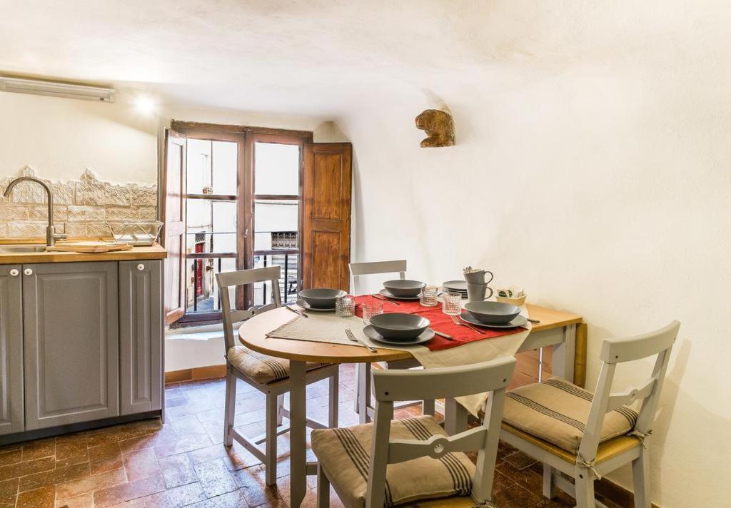 لوكا Lyon Apartment Anfiteatro Square, المظهر الخارجي الصورة